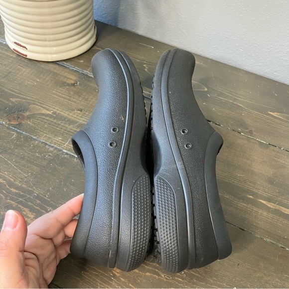 Crocs On The Clock Work Slip-on Black 6 Comfort Casual - Picture 6 of 10